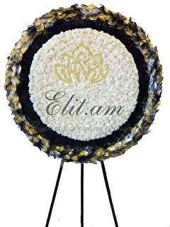 Ծաղկեպսակ սպիտակ մեխակներով