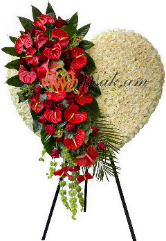 Венок Сердце из белых роз